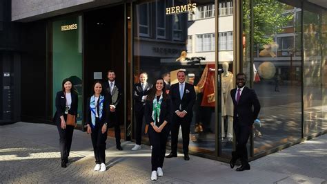 Travailler chez Hermès .